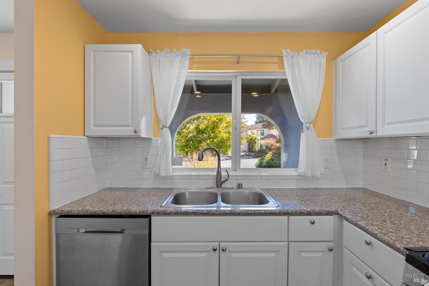 971 Hacienda Circle Rohnert Park CA 94928