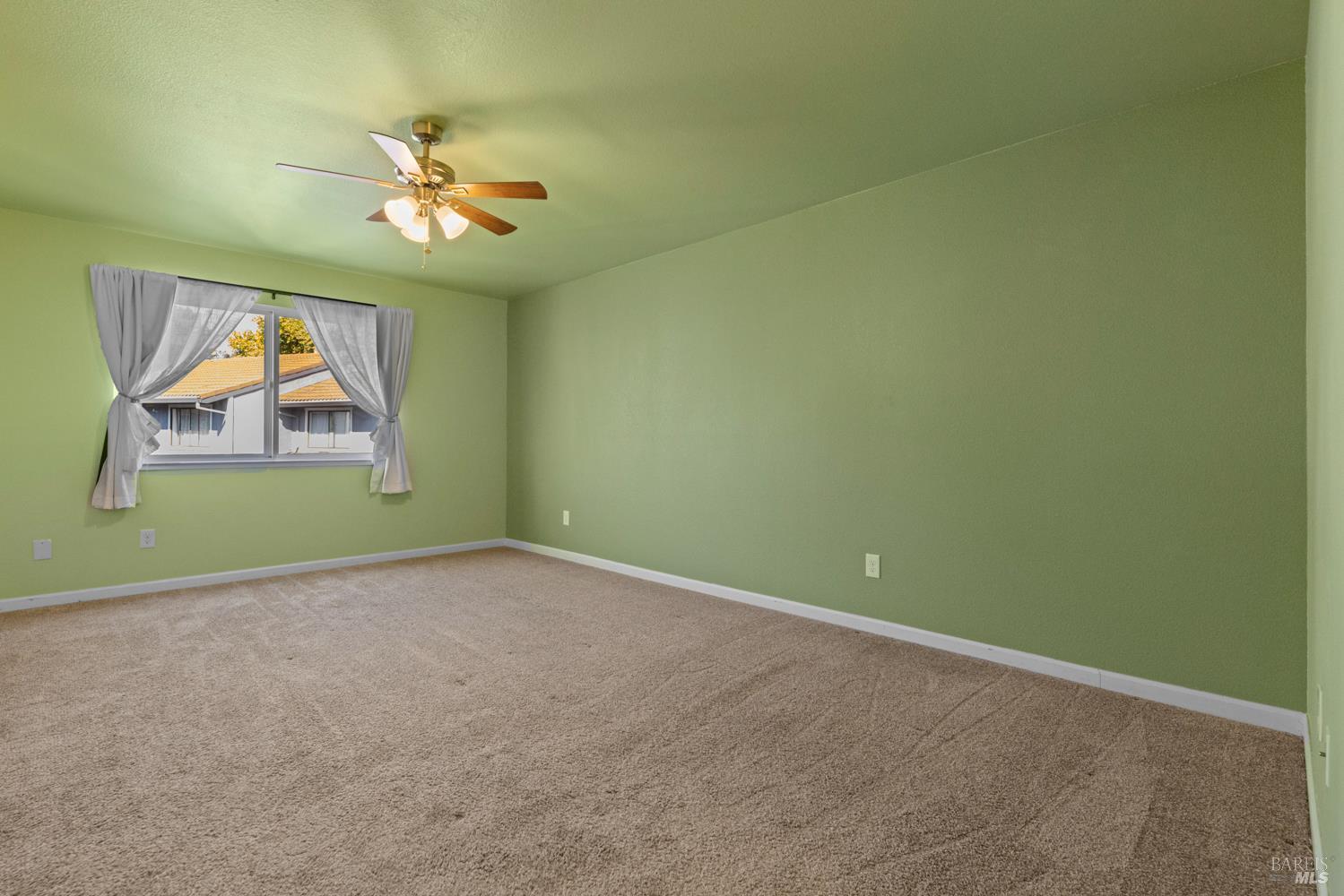971 Hacienda Circle Rohnert Park CA 94928