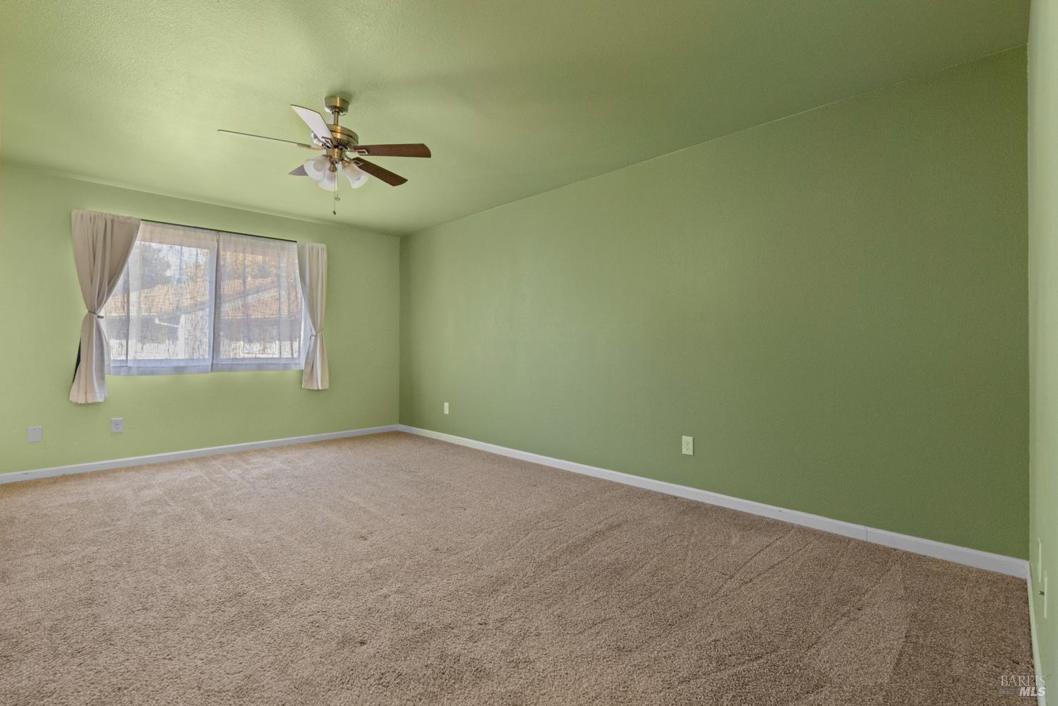 971 Hacienda Circle Rohnert Park CA 94928