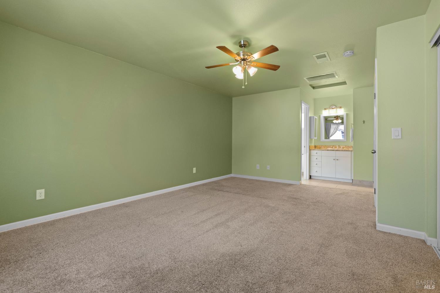 971 Hacienda Circle Rohnert Park CA 94928