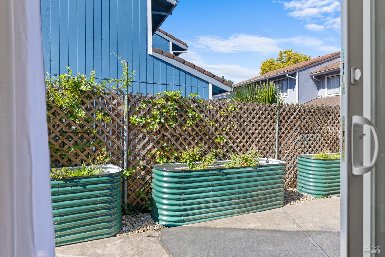 971 Hacienda Circle Rohnert Park CA 94928