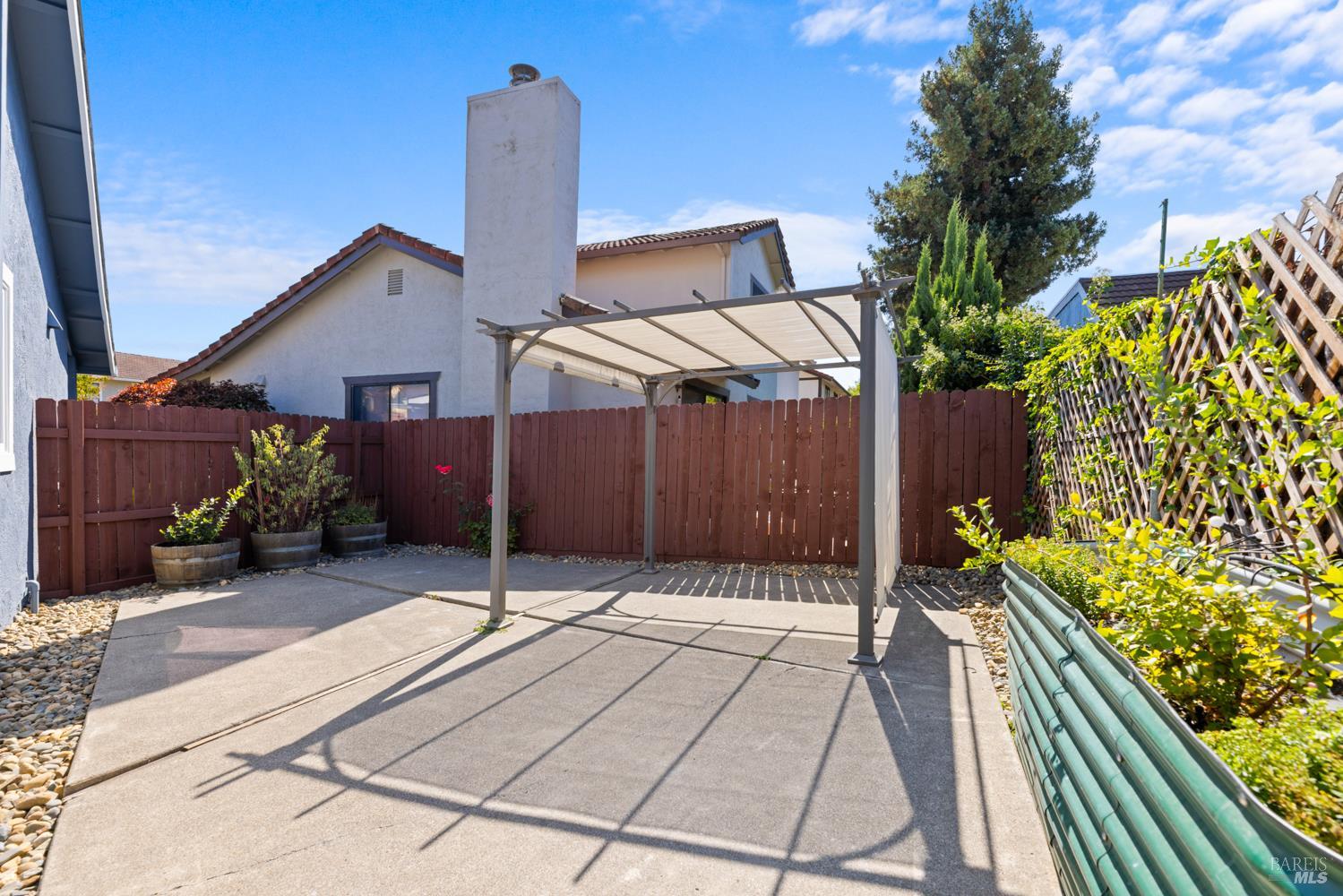 971 Hacienda Circle Rohnert Park CA 94928