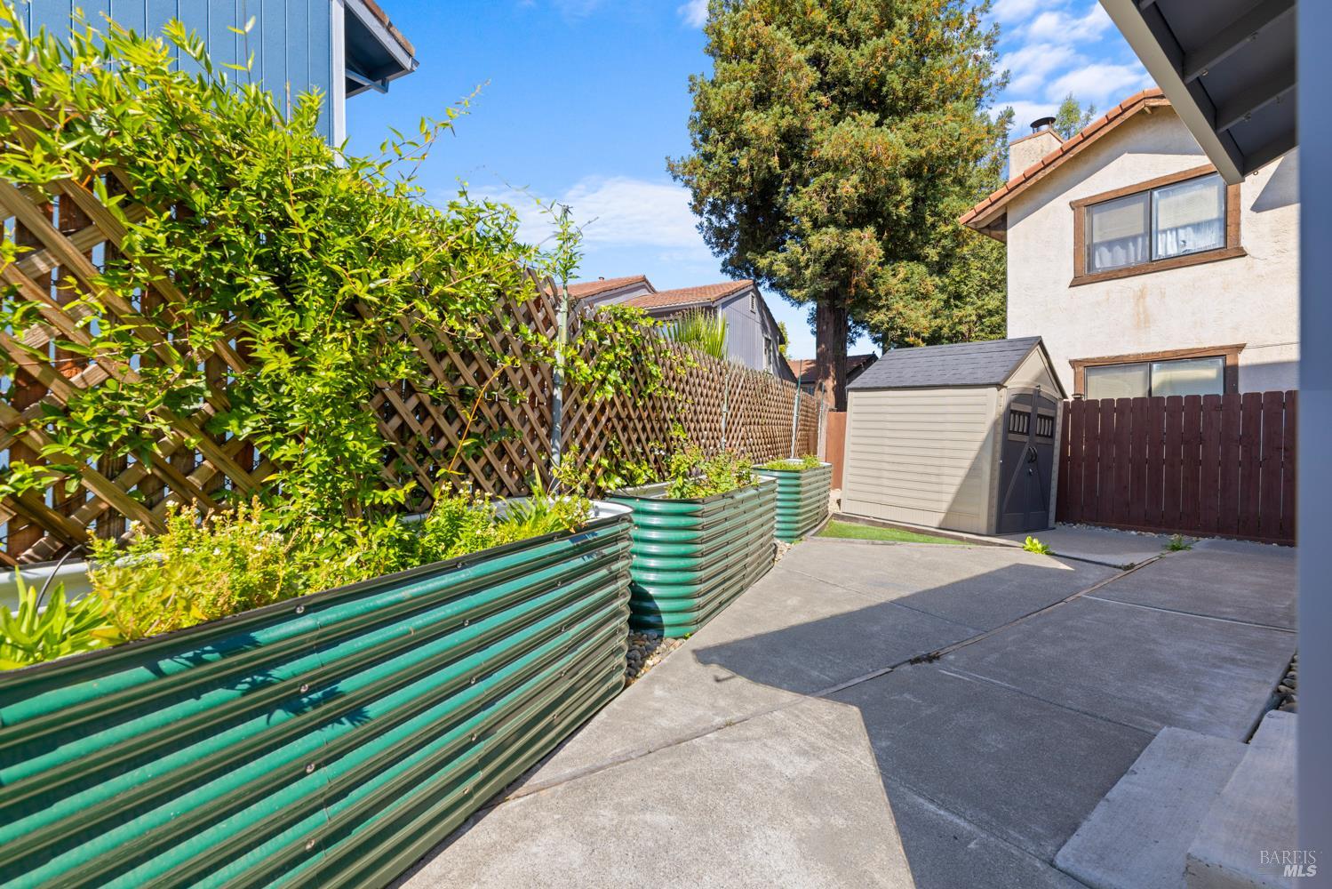 971 Hacienda Circle Rohnert Park CA 94928