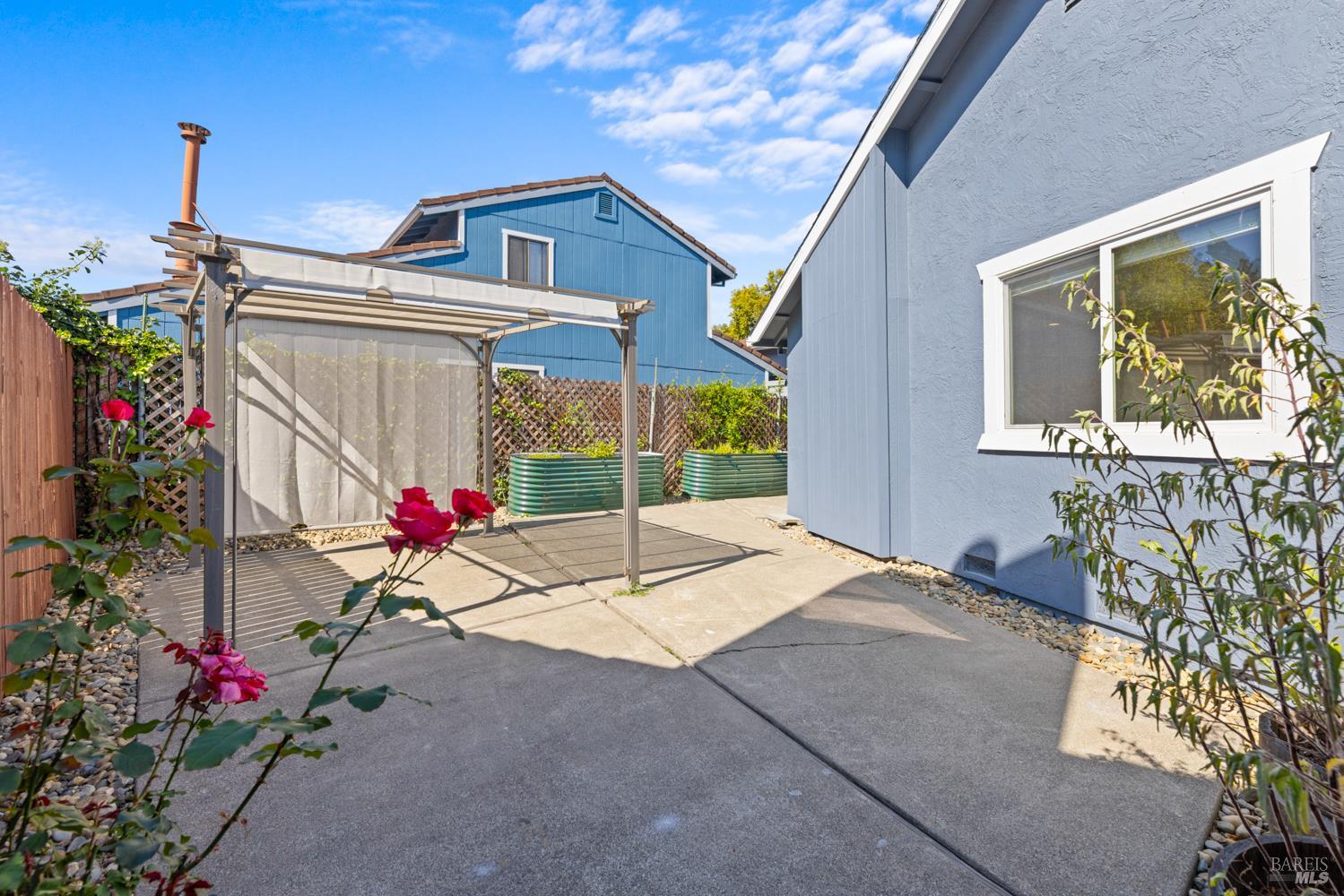 971 Hacienda Circle Rohnert Park CA 94928