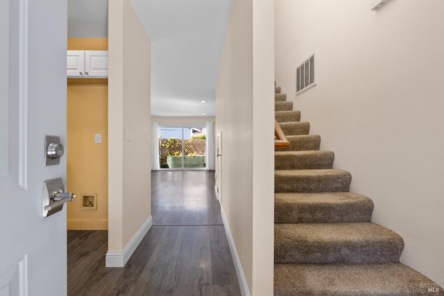971 Hacienda Circle Rohnert Park CA 94928