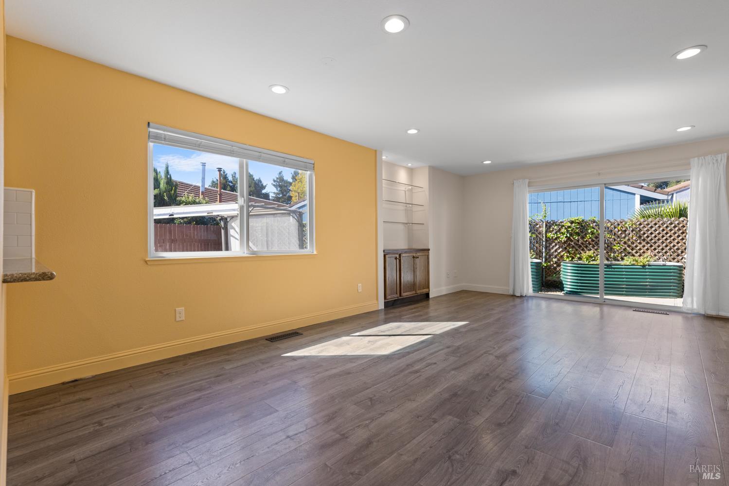 971 Hacienda Circle Rohnert Park CA 94928