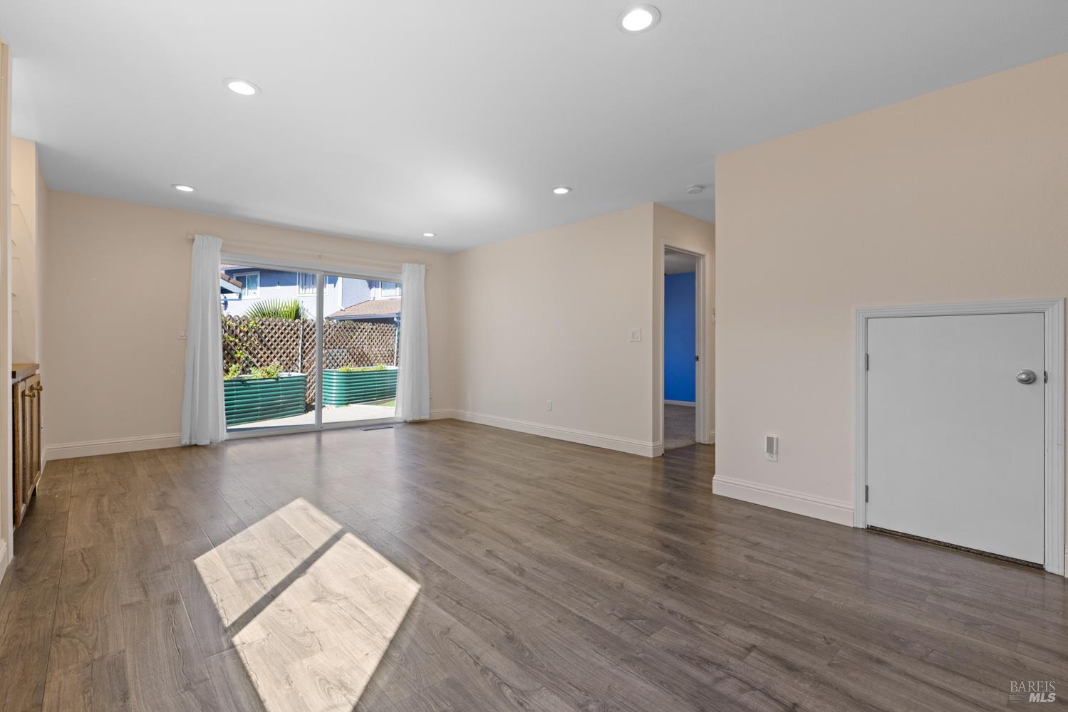 971 Hacienda Circle Rohnert Park CA 94928