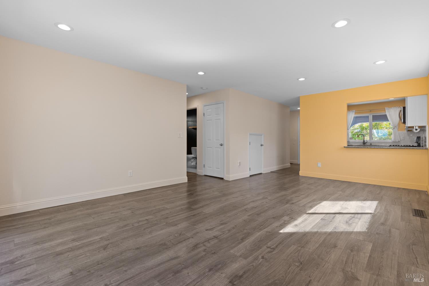 971 Hacienda Circle Rohnert Park CA 94928