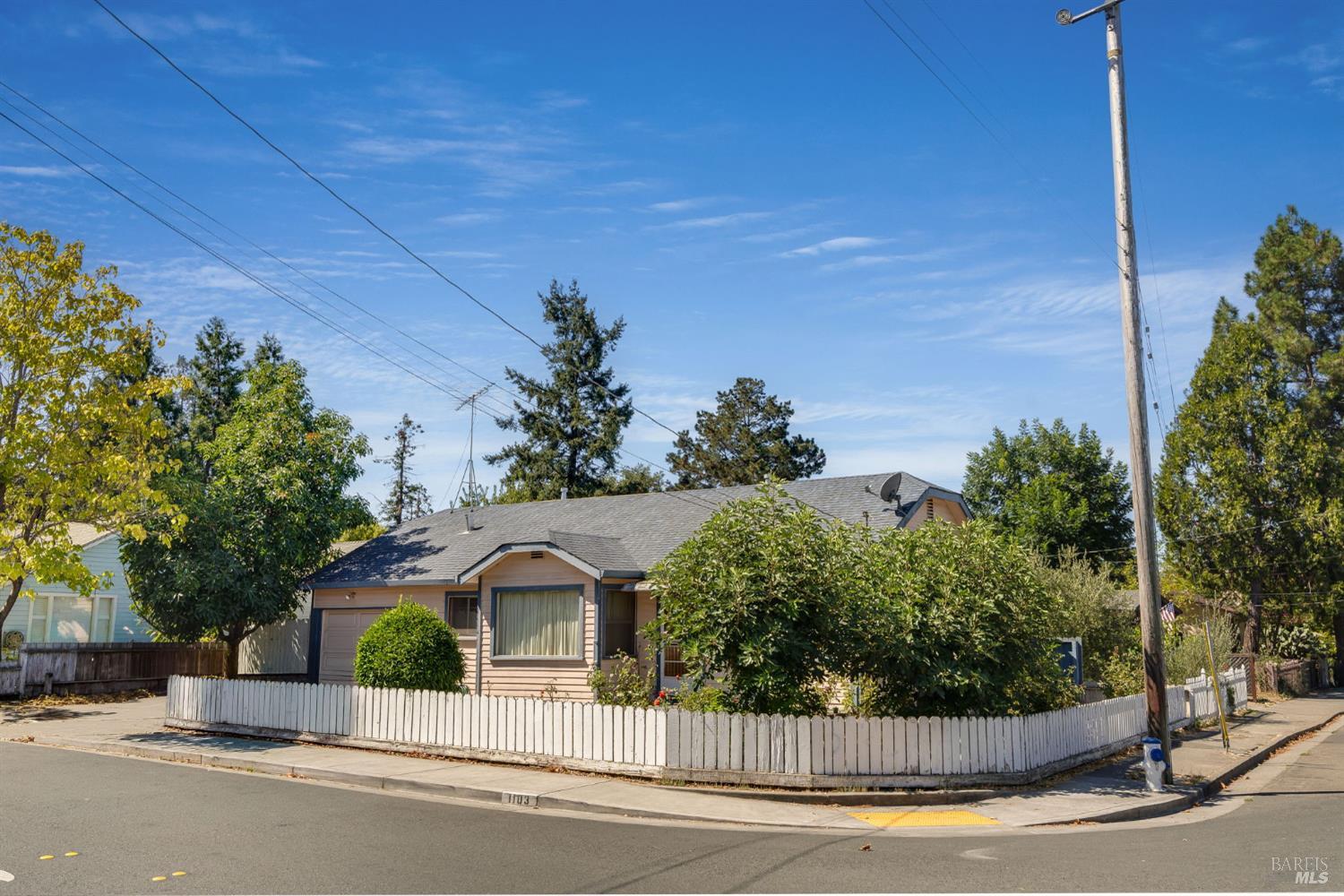 1103 Temple Avenue Santa Rosa CA 95404