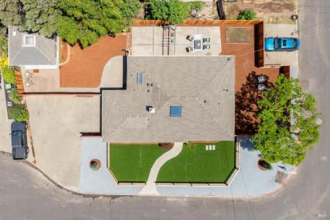 2 Las Huertas Court San Rafael CA 94903