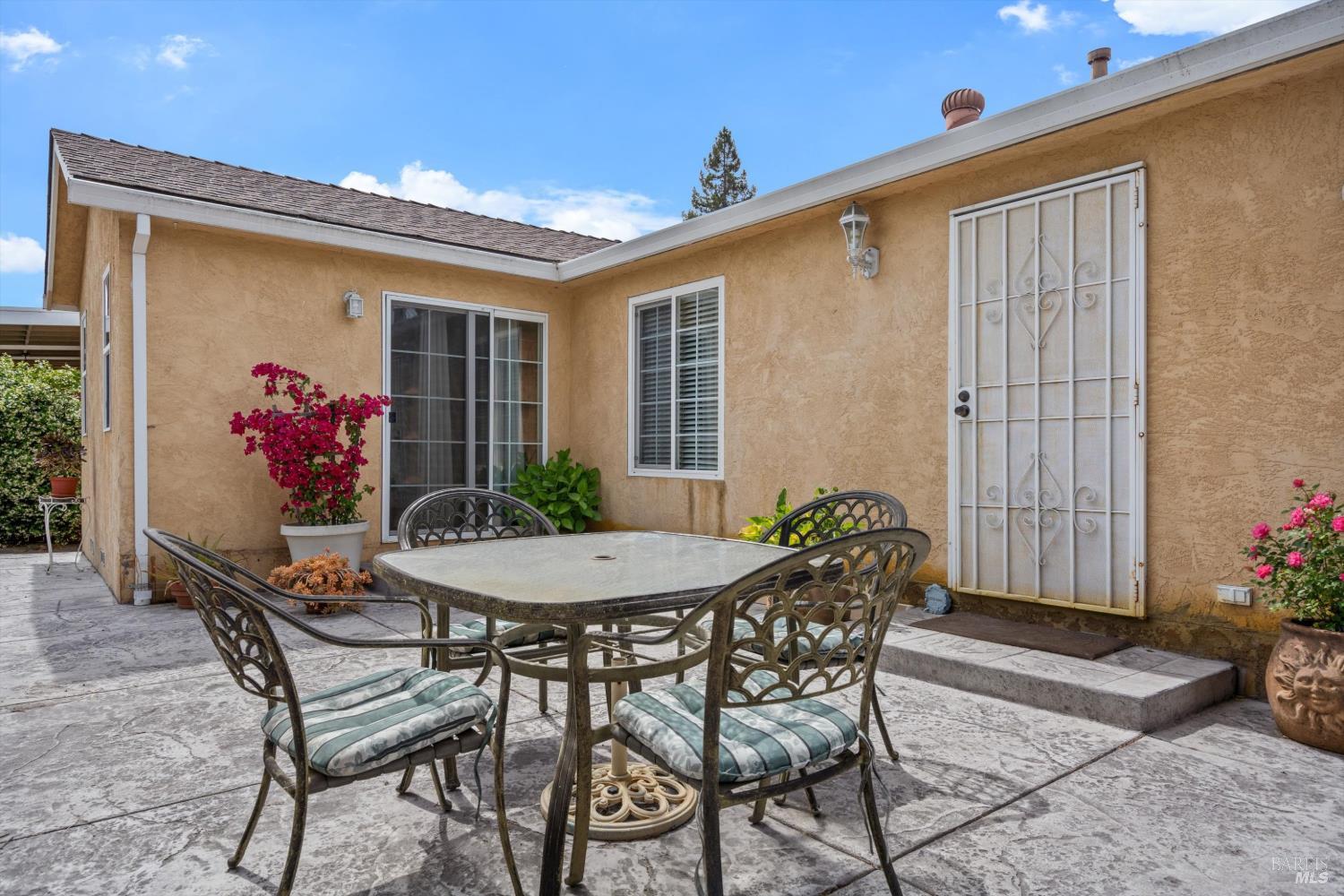 971 Eleanor Avenue Rohnert Park CA 94928