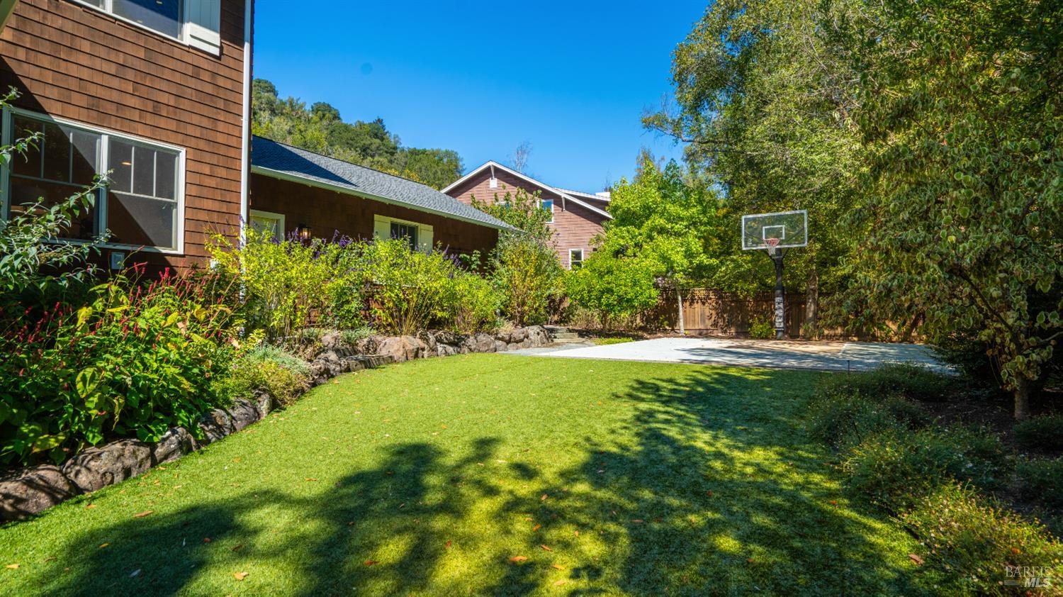2 Hunter Creek Fairfax CA 94930