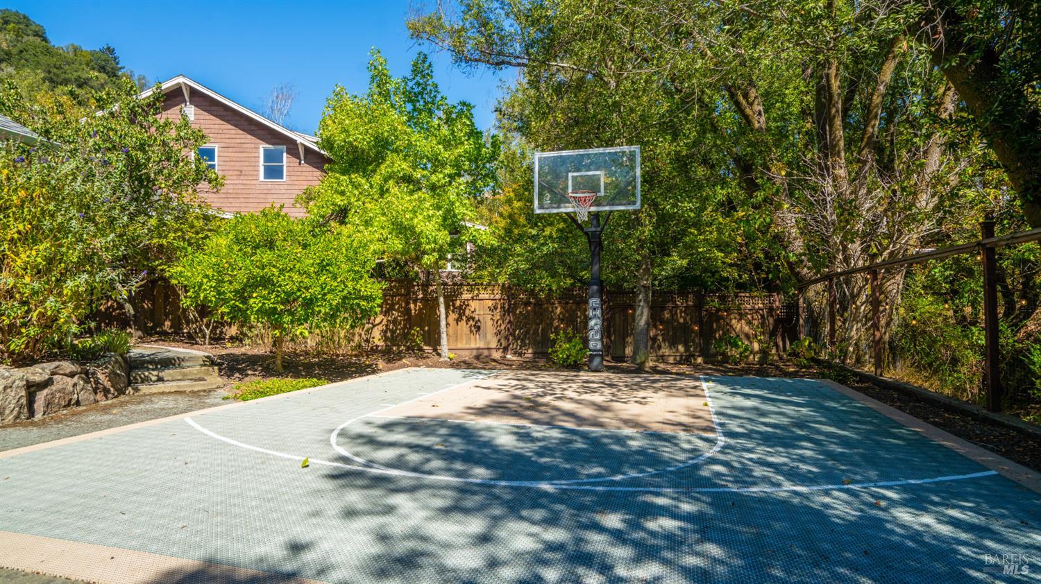 2 Hunter Creek Fairfax CA 94930