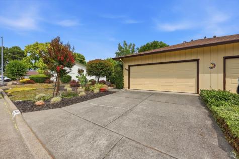 318 Twin Lakes Drive Santa Rosa CA 95409
