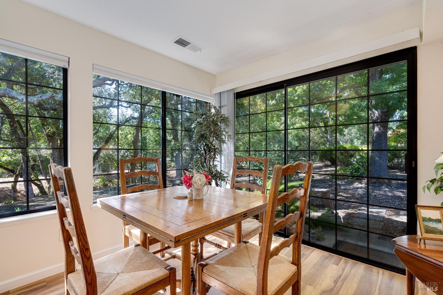 6492 Meadowridge Drive Santa Rosa CA 95409