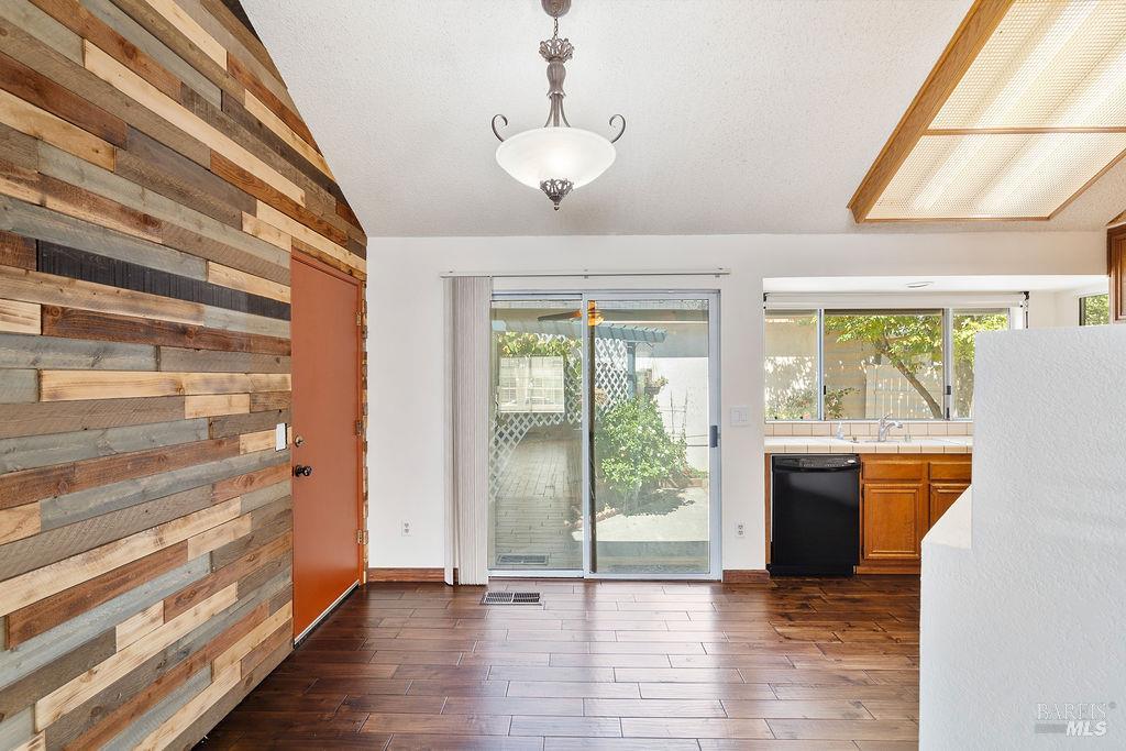 902 Edgewood Circle Suisun City CA 94585