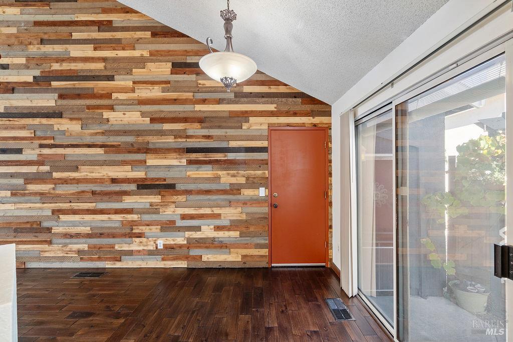 902 Edgewood Circle Suisun City CA 94585