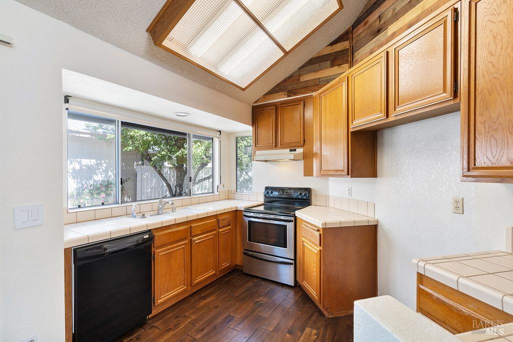 902 Edgewood Circle Suisun City CA 94585