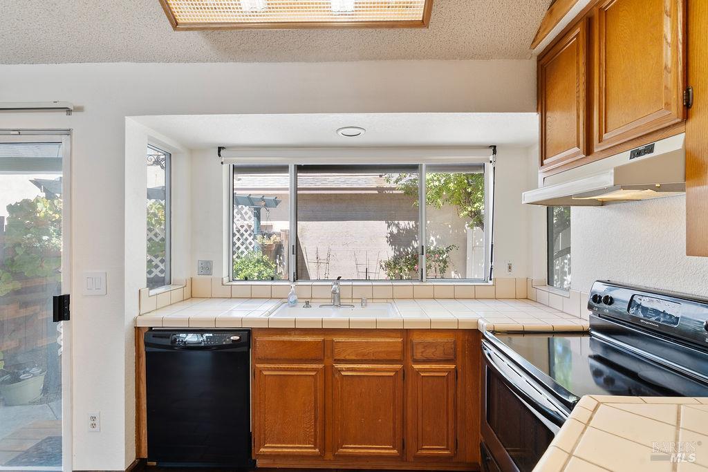902 Edgewood Circle Suisun City CA 94585