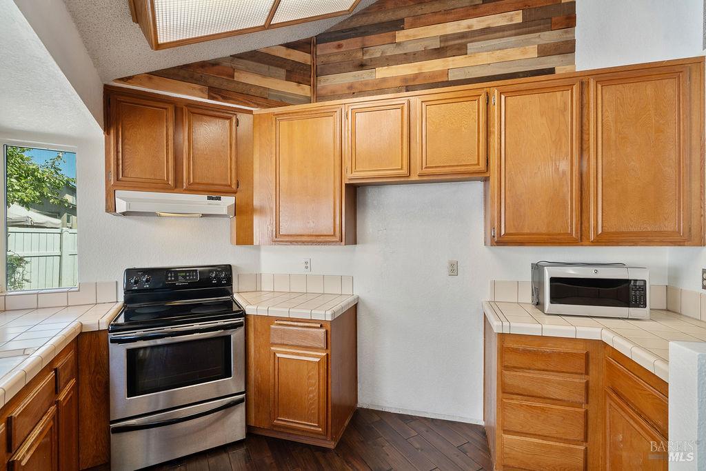 902 Edgewood Circle Suisun City CA 94585