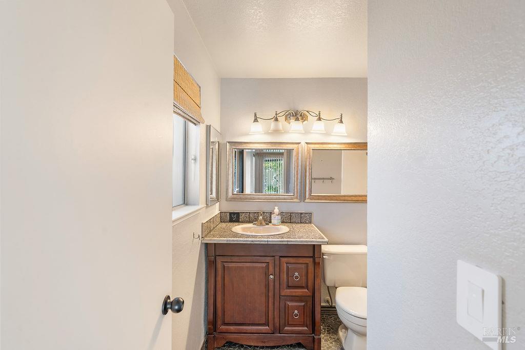 902 Edgewood Circle Suisun City CA 94585