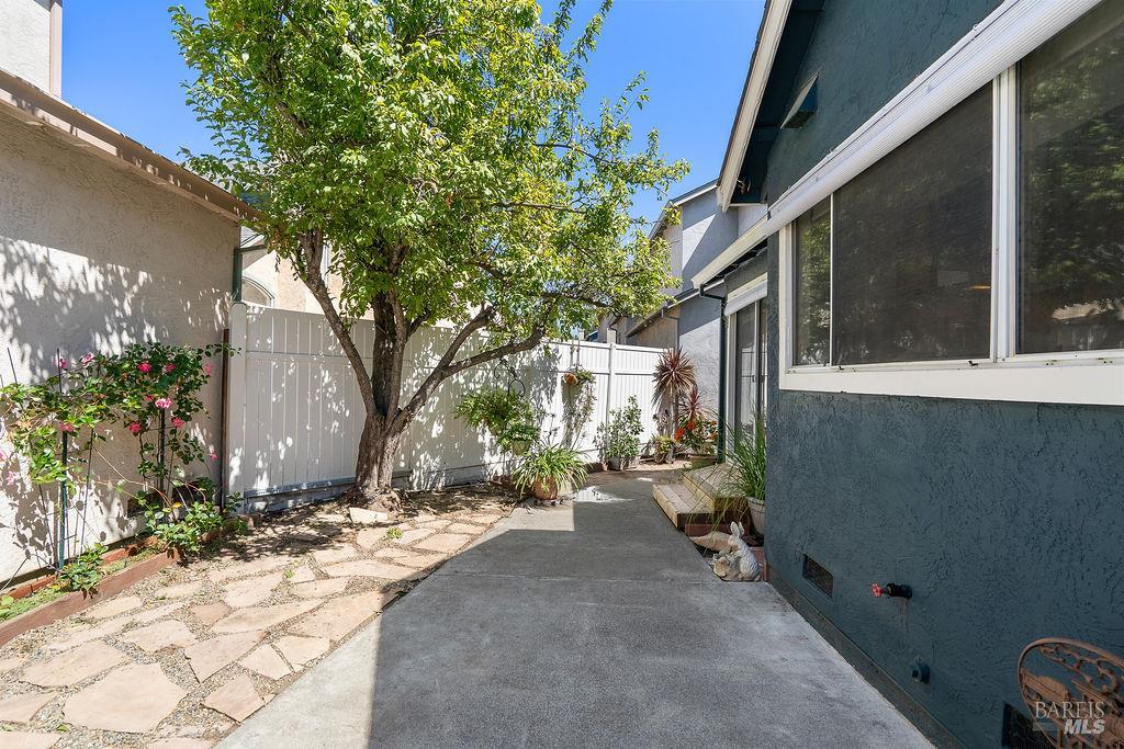 902 Edgewood Circle Suisun City CA 94585