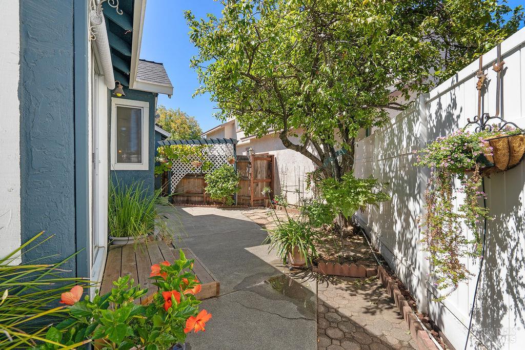 902 Edgewood Circle Suisun City CA 94585