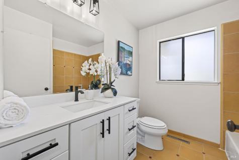 900 Dorthel Street Sebastopol CA 95472