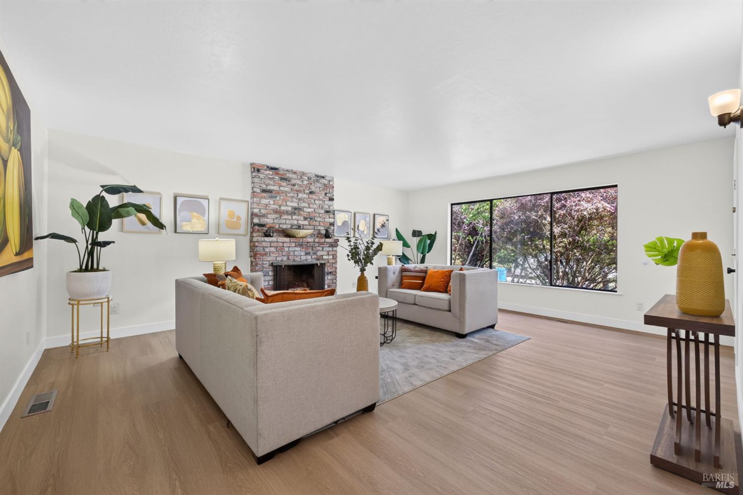 900 Dorthel Street Sebastopol CA 95472