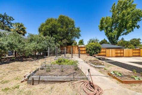 900 Dorthel Street Sebastopol CA 95472