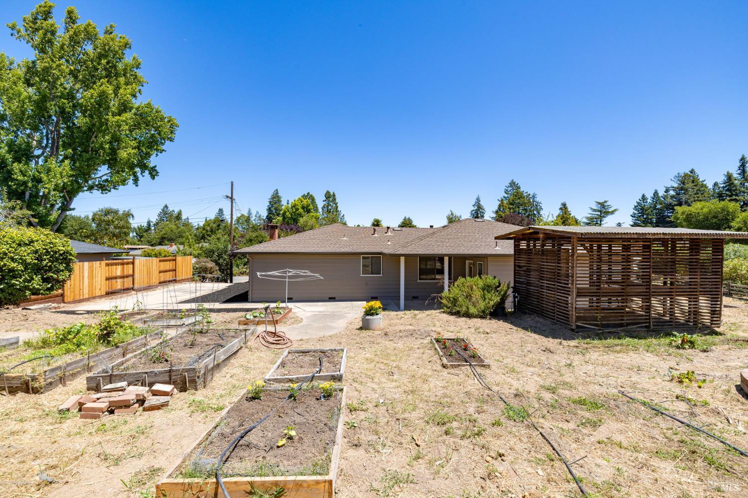 900 Dorthel Street Sebastopol CA 95472