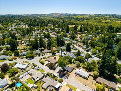 900 Dorthel Street Sebastopol CA 95472