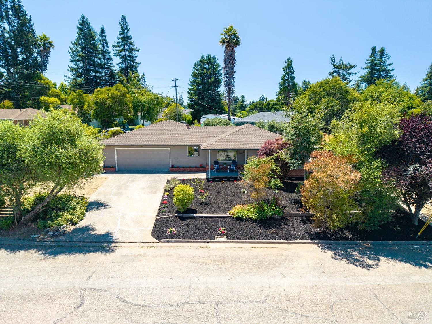 900 Dorthel Street Sebastopol CA 95472