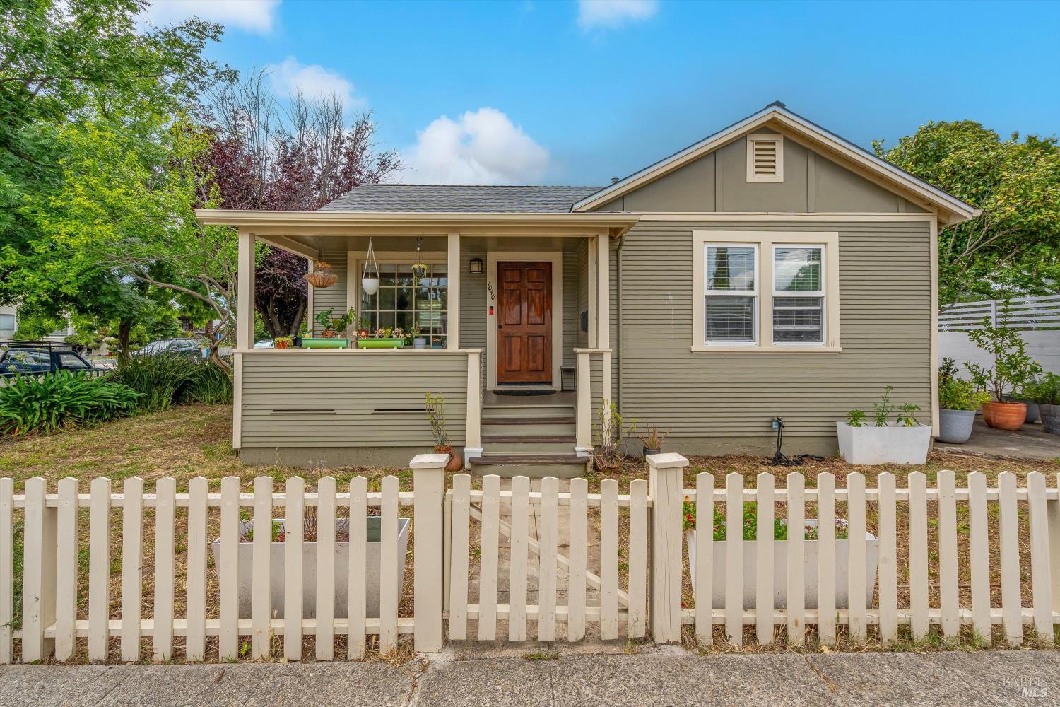 1040 H Street Napa CA 94559