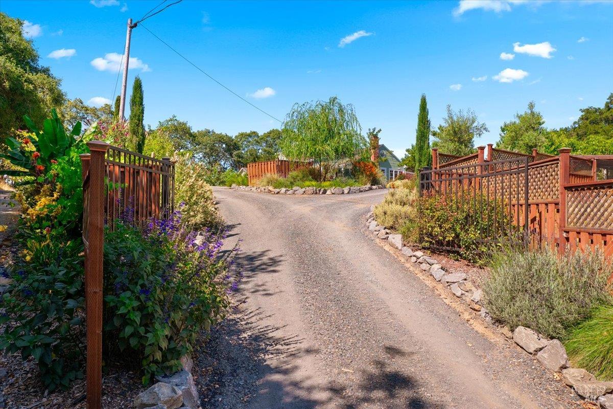 1704 Hurlbut Lane Sebastopol CA 95472