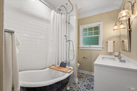 1704 Hurlbut Lane Sebastopol CA 95472