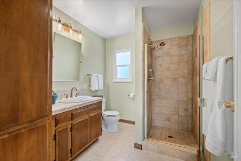 1704 Hurlbut Lane Sebastopol CA 95472