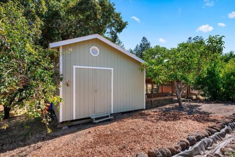 1704 Hurlbut Lane Sebastopol CA 95472