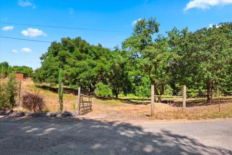 1704 Hurlbut Lane Sebastopol CA 95472