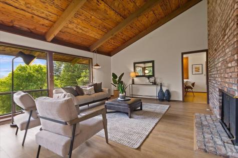 2019 Pleasant Hill Road Sebastopol CA 95472