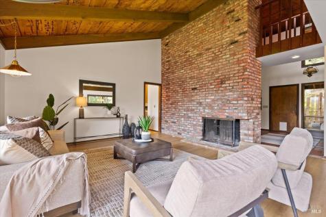 2019 Pleasant Hill Road Sebastopol CA 95472