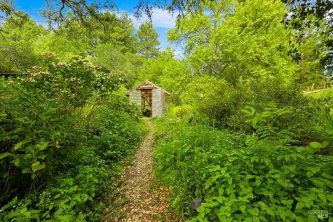 2019 Pleasant Hill Road Sebastopol CA 95472