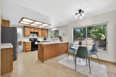 300 Summer Rain Drive Windsor CA 95492