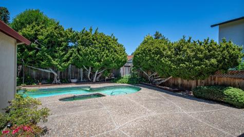 165 San Luis Way Novato CA 94945