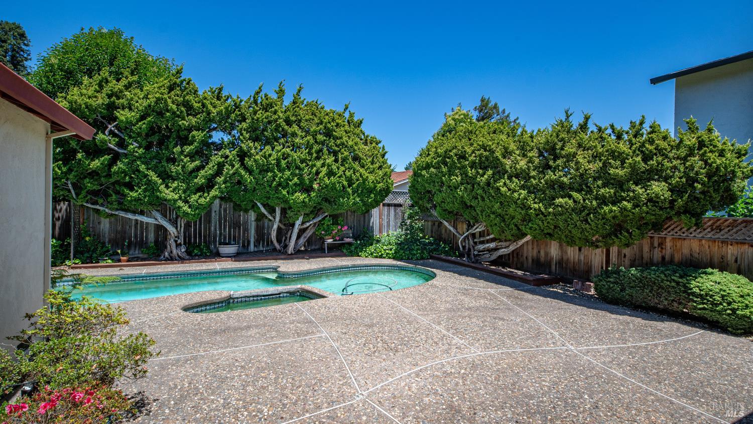 165 San Luis Way Novato CA 94945