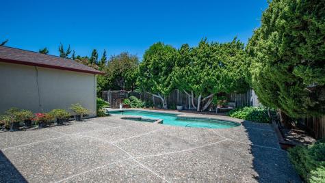 165 San Luis Way Novato CA 94945