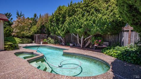 165 San Luis Way Novato CA 94945