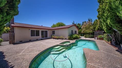165 San Luis Way Novato CA 94945