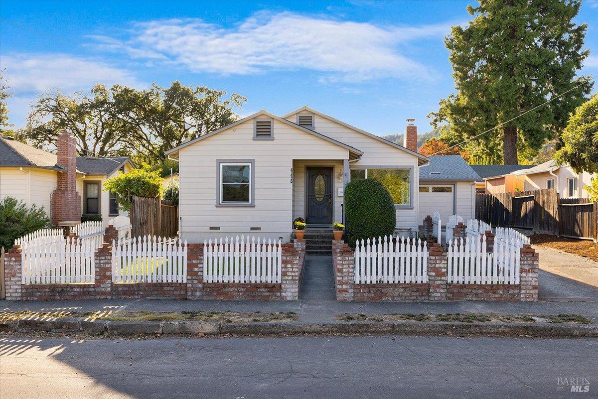 445 N Jeffeson Street Cloverdale CA 95425