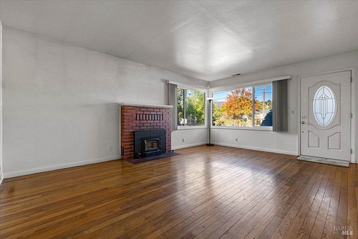 445 N Jeffeson Street Cloverdale CA 95425